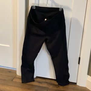 Lululemon older style Invigorate Crop with ruching at lower back calf. Size 12